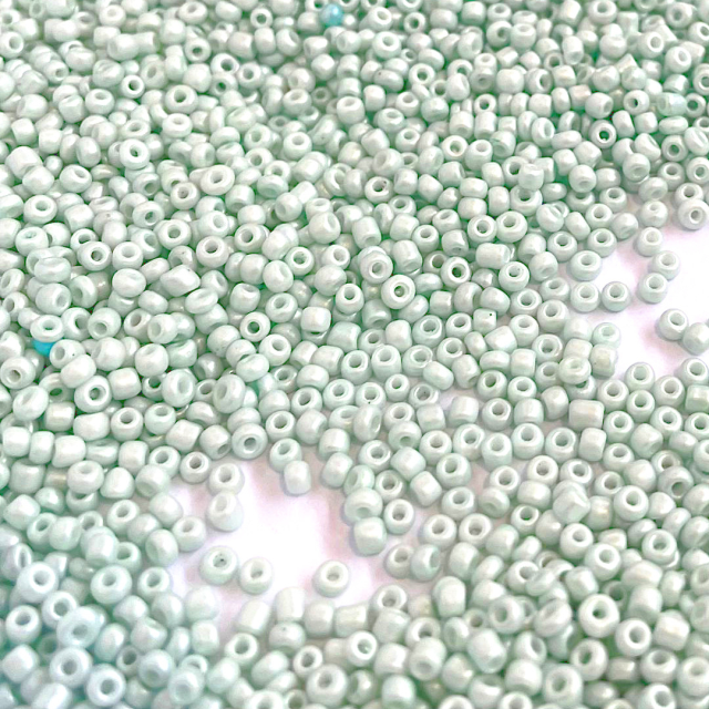 MOSTACILLAS 2X1.5MM PERLADAS - VERDE MENTA