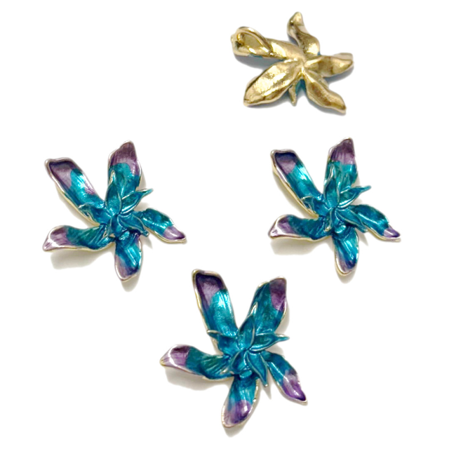 DIJE ESMALTADO FLOR 33X30MM