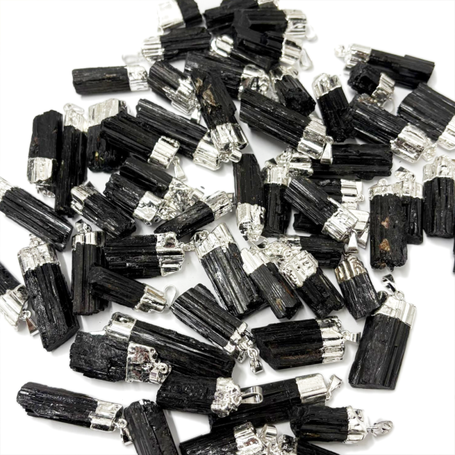 DIJE DE PIEDRA TURMALINA (2.5-4CM APROX) - ELECTRO PLATEADO