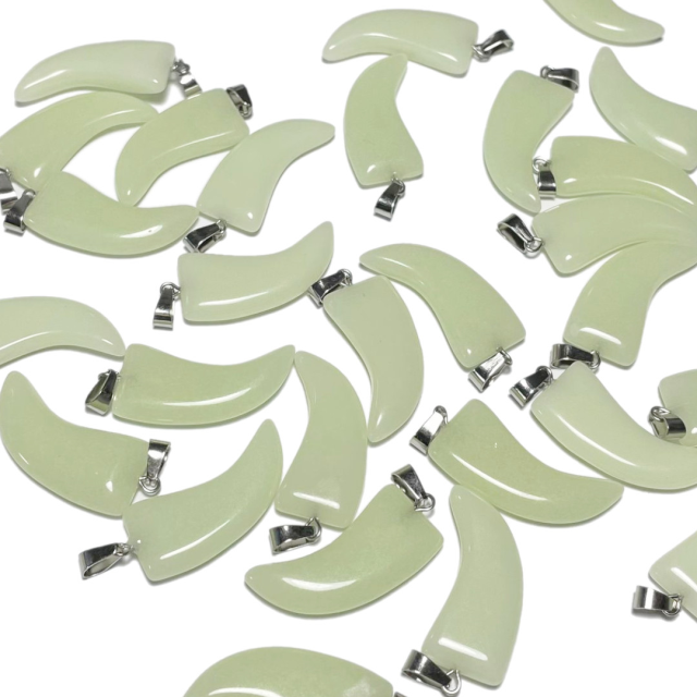 DIJE DE PIEDRA COLMILLO 33X15CM - VERDE CLARO (TEÑIDA)