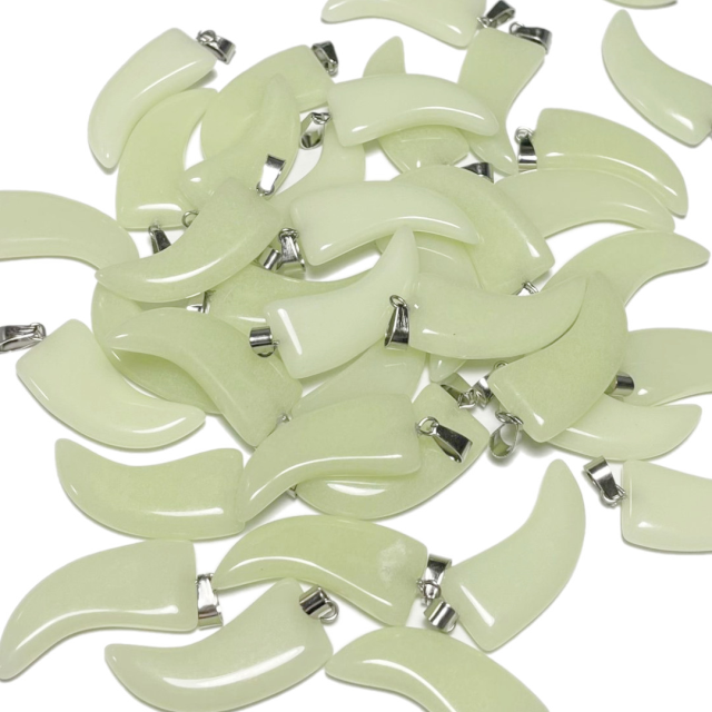 DIJE DE PIEDRA COLMILLO 33X15CM - VERDE CLARO (TEÑIDA)