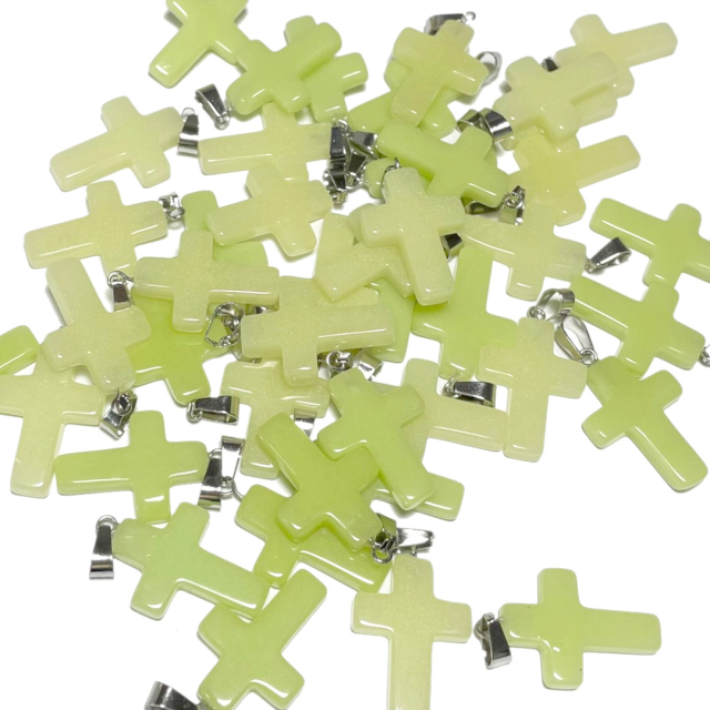 DIJE DE PIEDRA CRUZ 25X18MM - VERDE AMARILLO (TEÑIDAS)