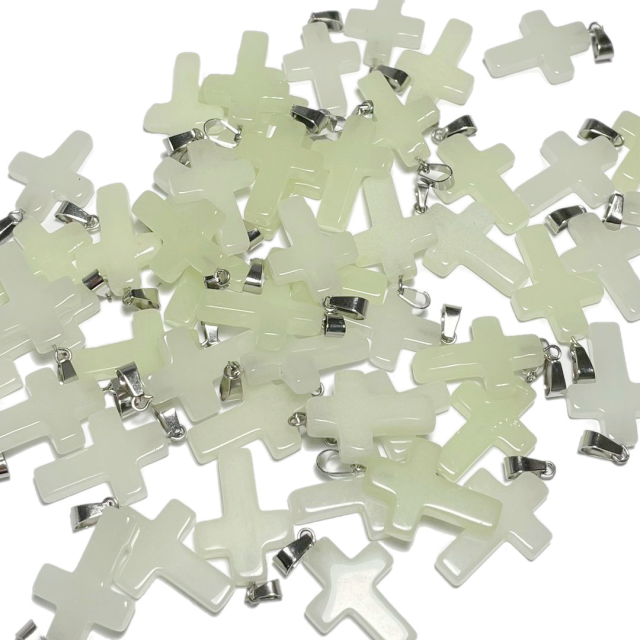 DIJE DE PIEDRA CRUZ 25X18MM - VERDE CLARO (TEÑIDA)