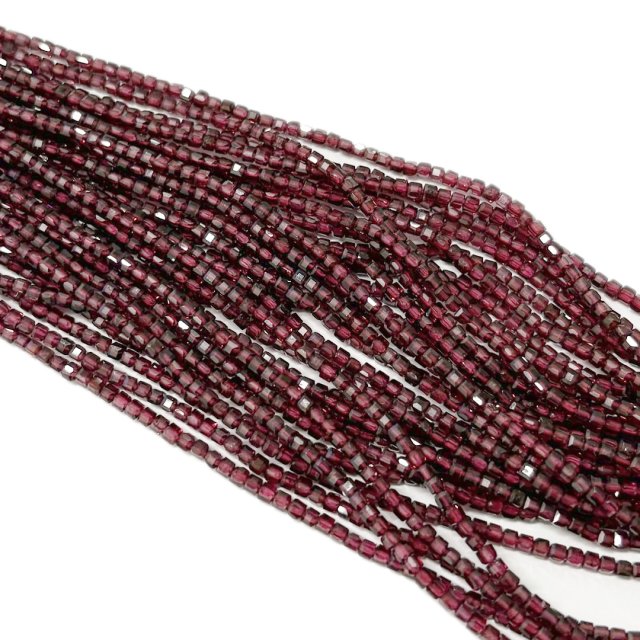 PIEDRAS CUBOS 2MM FACETADAS - GRANATE