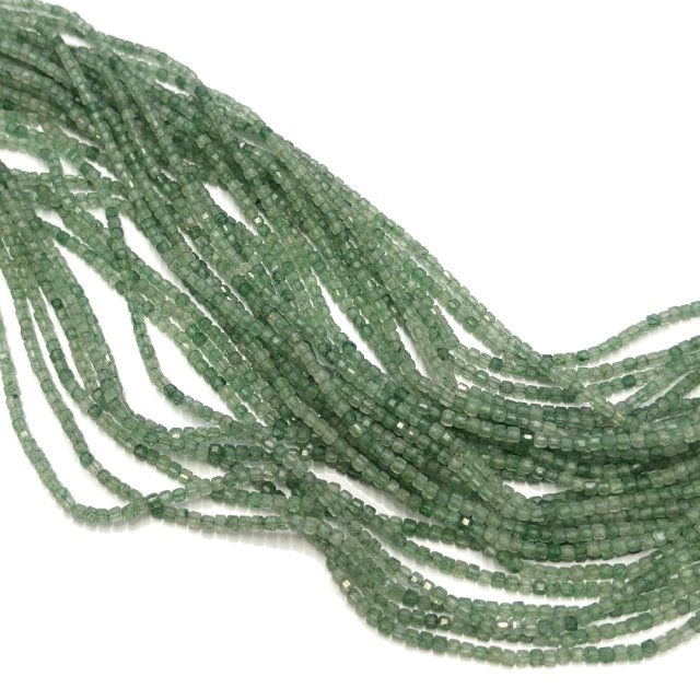 PIEDRAS CUBOS 3MM FACETADAS - CUARZO VERDE