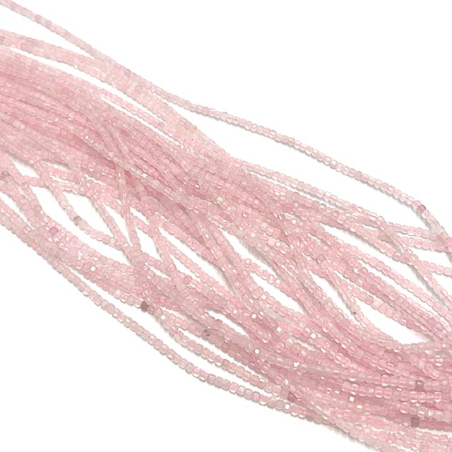 PIEDRAS CUBOS 3MM FACETADAS - CUARZO ROSA