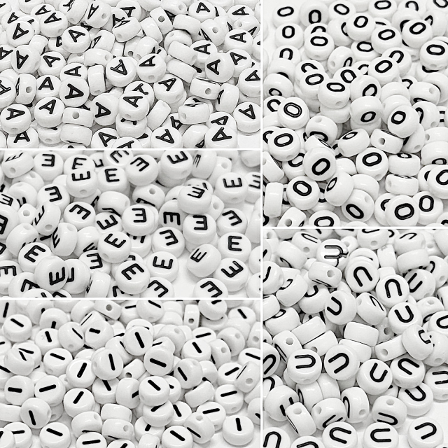 CUENTAS LETRAS 7X4MM - VOCALES (A-E-I-O-U)