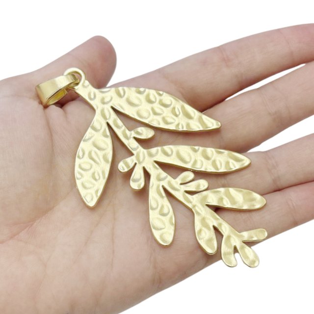 DIJE HOJA XL 88X55MM - DORADO MATE