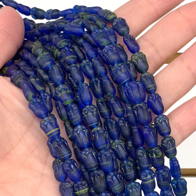 CRISTAL CHECO AZUL FLOR TULIPAN 12X8MM (X TIRA)