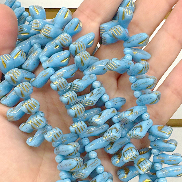 CRISTAL CHECO CELESTE MANO 14X7MM (X TIRA)