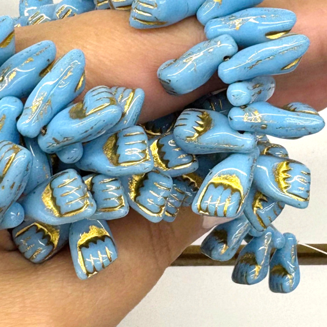 CRISTAL CHECO CELESTE MANO 14X7MM (X TIRA)