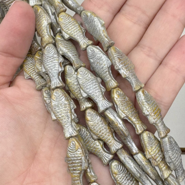 CRISTAL CHECO GRIS PEZ 24X12MM (X TIRA) (MAR)