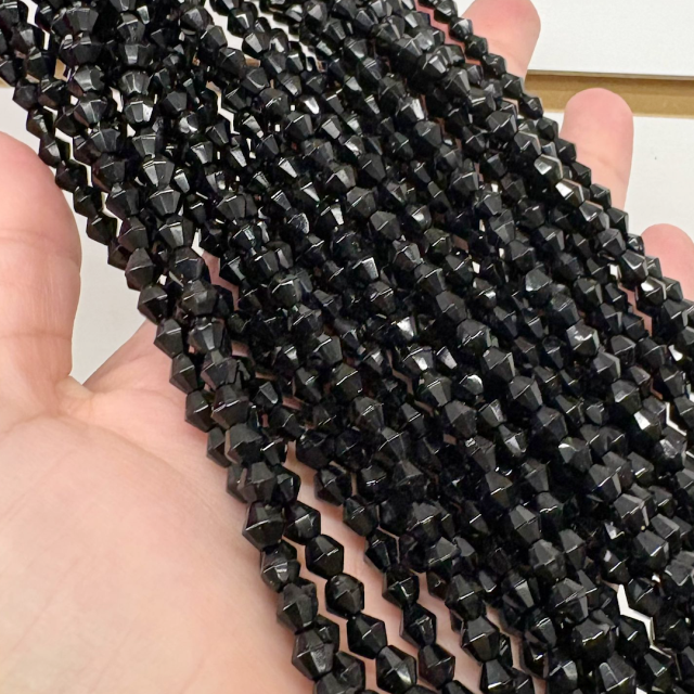 CRISTAL CHECO FACETADO ROMBO 5MM NEGRO (X TIRA)