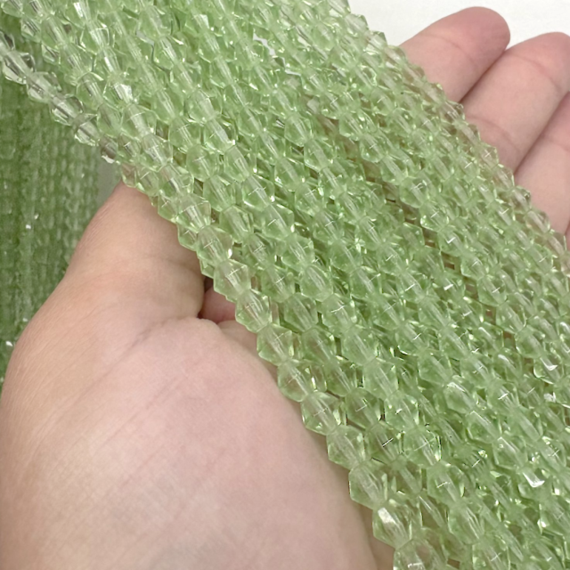 CRISTAL CHECO FACETADO ROMBO 5MM TRANSPARENTE VERDE CLARO (X TIRA)