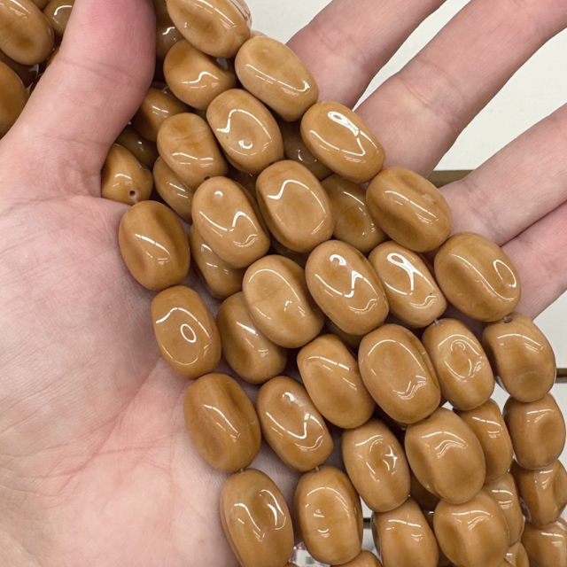 CRISTAL CHECO BEIGE NB12 18X11MM (X TIRA)