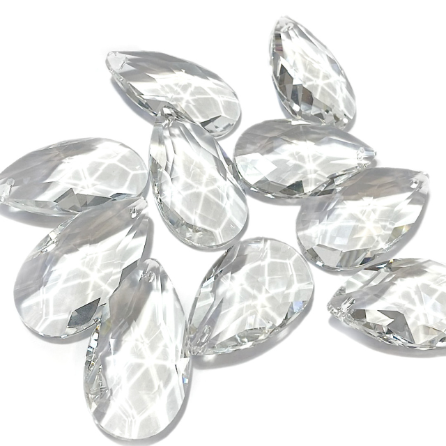 CAIREL LAGRIMA FACETADA 48X27MM - CRISTAL