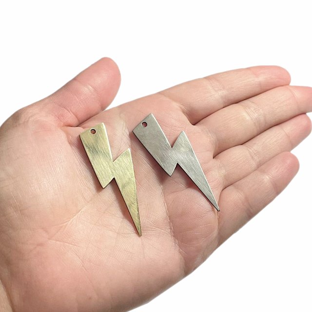 DIJE RAYO CHICO 47X17MM ALP-LAT