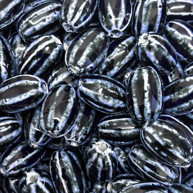 CERAMICA OVAL 21X15MM - NEGRO Y LAVANDA