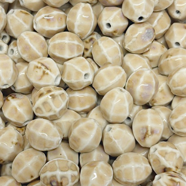 CERAMICA CALABAZA ROMBO 16X14MM - BEIGE Y BLANCO