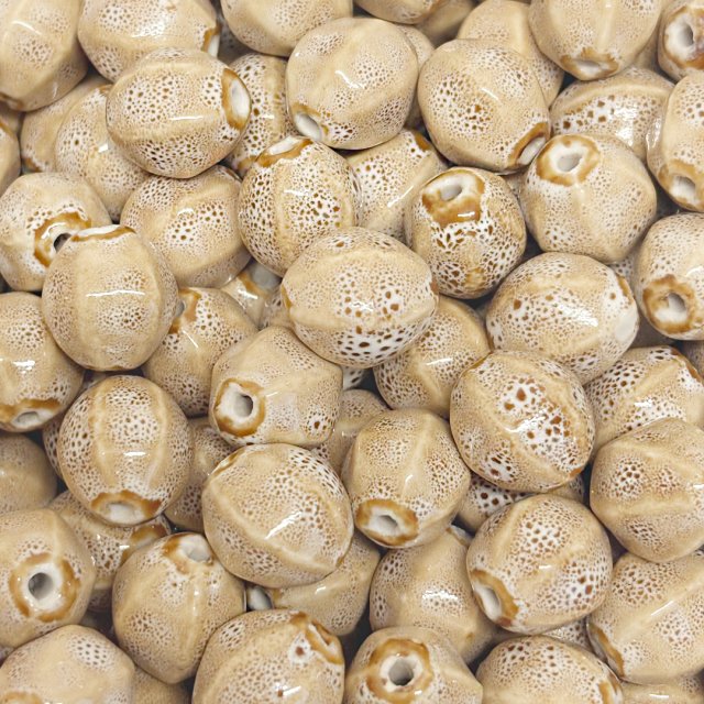 CERAMICA CALABAZA ROMBO 16X14MM - BEIGE Y MARRON