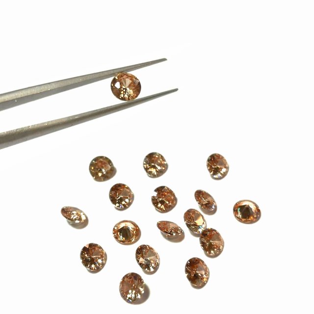 ZIRCONIA REDONDA 4MM - 26 (CAFE)